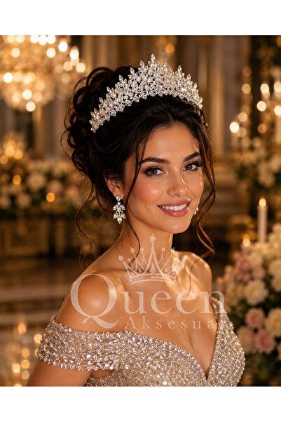 QUEEN AKSESUAR Βασιλική κορώνα THESA με λευκές κρυστάλλινες πέτρες, πολυτελού...