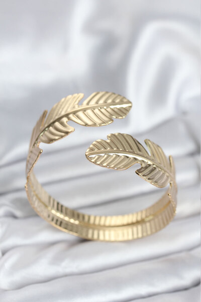 Mega Bazaar Leaf Model Gold Color Women's Bracelet