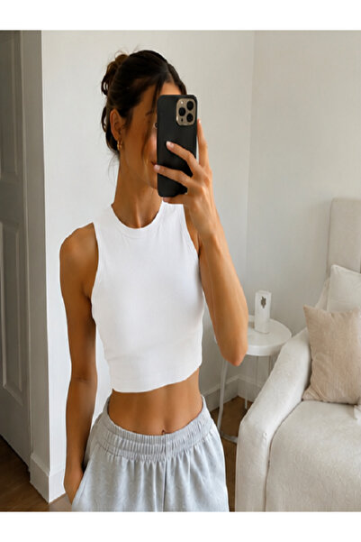MOREYES White Crew Neck Short Sleeve Crop