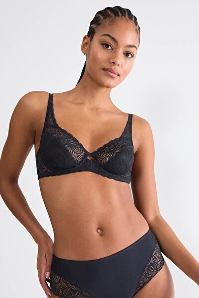 Triumph Sutiene - Negru