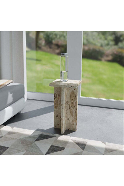 Roots Furniture طاولة جانبية من رخام ألازيا