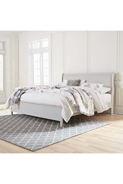Ashley Furniture سرير