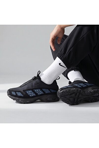 Nike حذاء رياضي كاجوال من Air Max SNDR (مقاس ضيق)
