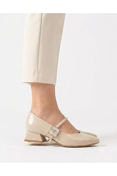 Anıl Ayakkabı Desc 02 Women's Cream Thick Heel Thin Strap Buckle Detail Low C...