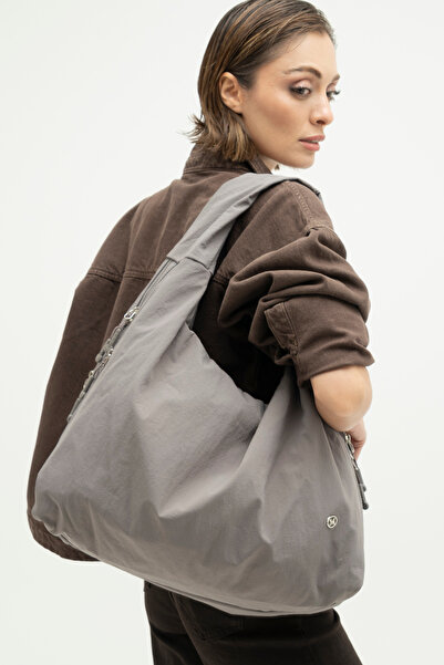 Matthew Cox Women's Shoulder Bag Gray Byn2540