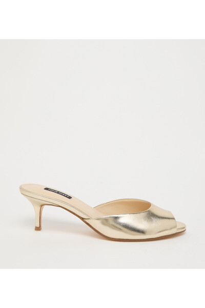 Nine West صندل نسائي ذهبي بسيط
