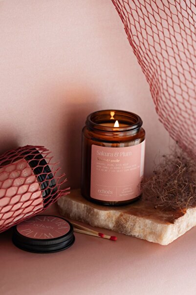 Echoes Candle & Scent Lab. Sakura & Plum Kokulu Kavanoz Doğal Mum 130 gr