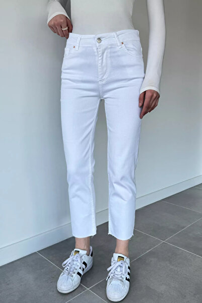 Aryena White Women's High Waist Cut-Off Leg Jeans
