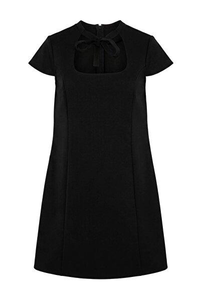 Trendyol Curve Rochie neagră țesută mărime mare TBBSS26AH00245