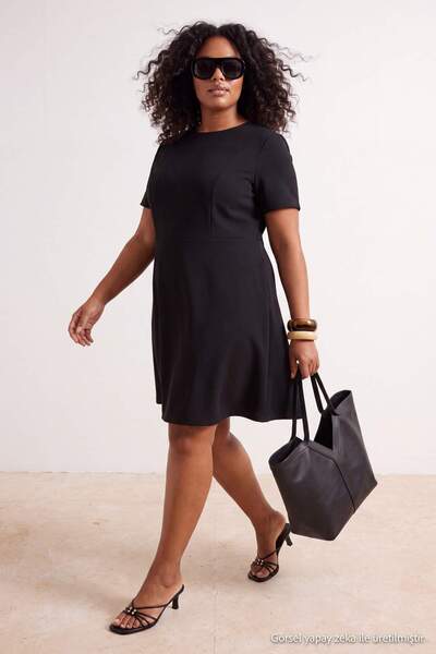 Trendyol Curve Rochie neagră țesută mărime mare TBBSS26AH00273