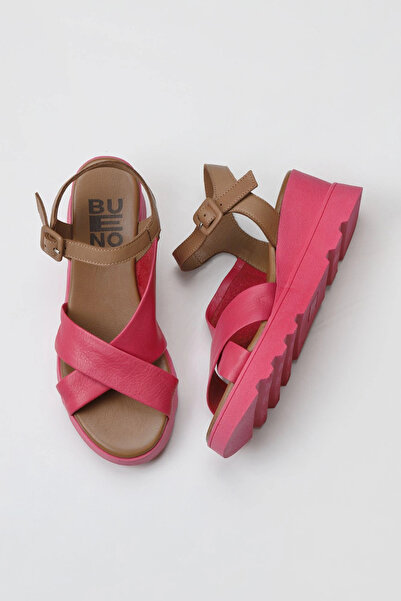 Bueno Shoes Φούξια καφέ δερμάτινα γυναικεία πέδιλα με τακούνι 01wy8601