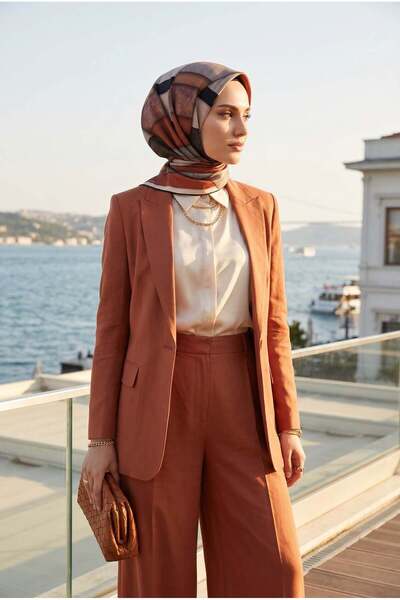 Vissona %100 Twill İpek Dokulu ve Geometrik Desenli Taba - Siyah Renkli 90x90...