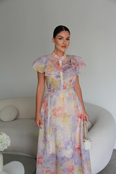 Julidress Rochie premium lungă, cu volane pe mâneci și detaliu cu nasturi, cu...