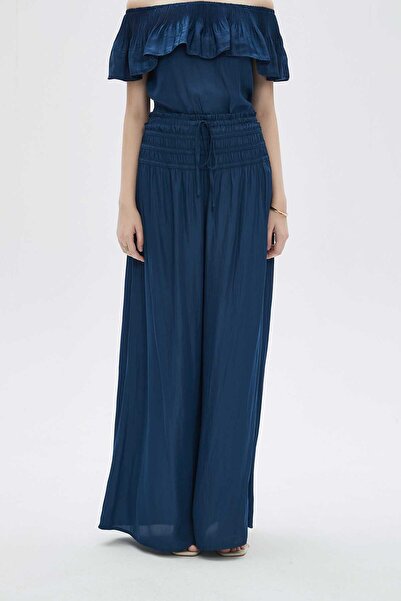 mica Solid Relaxed Fit Pants