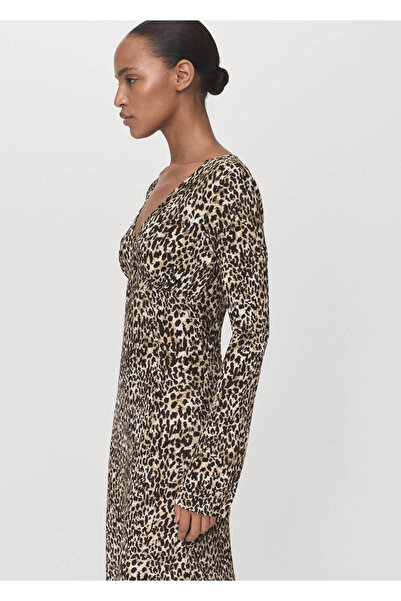MANGO Woman Kleid mit V-Ausschnitt und Muster