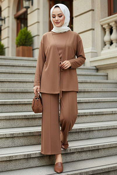 N.S NEVA STYLE Σετ δύο τεμαχίων Camel Hijab με λεπτομέρεια πλευρικής δέσμευση...