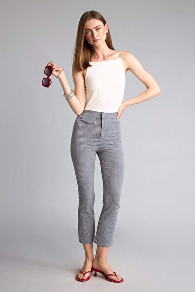 DeFacto Linen Blend Regular Waist Crop Fit Crinkle Checkered Navy Blue Capri ...