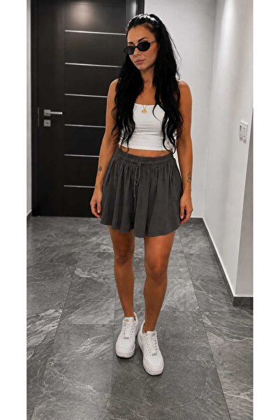 Birgül Sezişli Butik Yan Yırtmaçlı Şort Etek