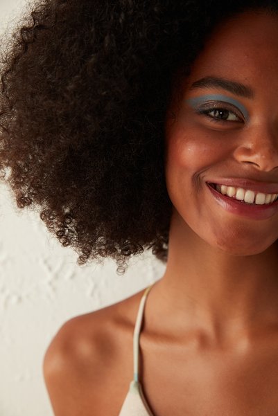 Penti لامعة وملونة الطبيعة Bralet بيكيني الأعلى