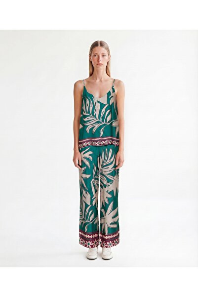 Yargıcı Regular V-Neck Sleeveless Blouse