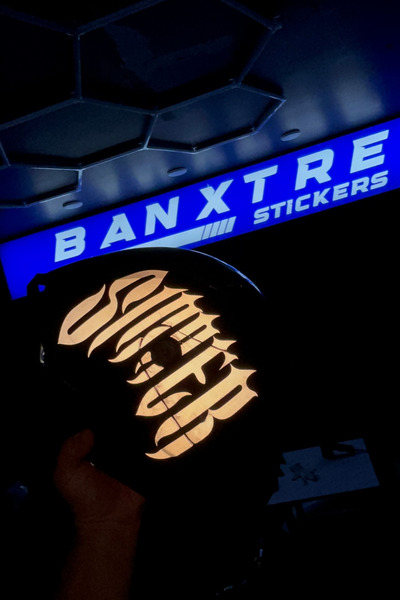 Banxtre Kask için Gotik Yazı Tipiyle Reflektörlü Sinner Kask Sticker Etiket (...