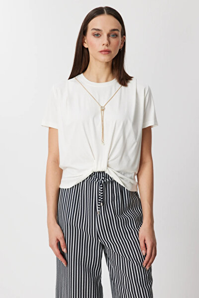 On Fashion Blouse with Gathered Front and Chain Accessory-71378
