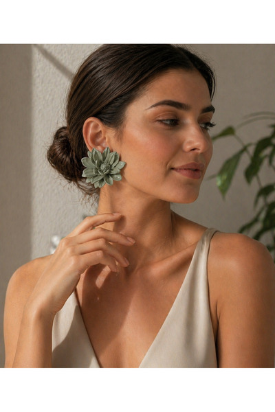 Atölye Myth Soft Green Glow El Yapımı Adaçayı Yeşili Lotus Çiçek Küpe - Özgün...