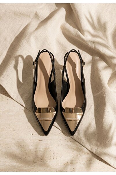 Lavish Gold Bonwe Black Patent Leather Heeled Shoes