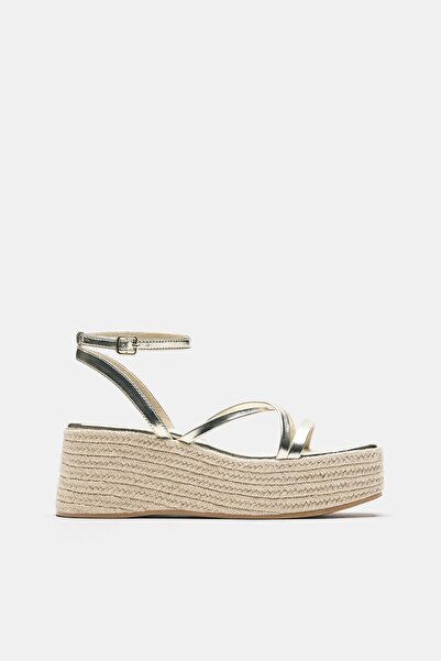 Pull & Bear Bantlı dolgu topuk sandalet