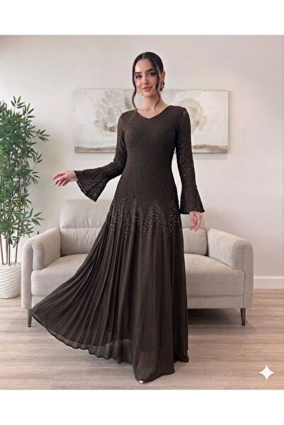 Pyramid masterpieces Lace Maxi Evening Dress with Shiny Stones