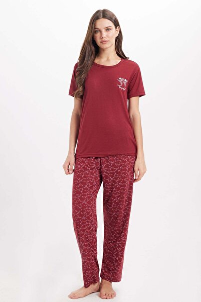 Tudors Women's Standard Fit Regular Cut Crew Neck Short Sleeve Printed Burgun...
