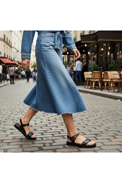 OEM Women's low-heeled Sandals , minimalist design, with decorative metal app...