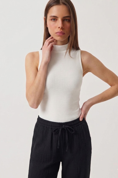 QBZ Zero Sleeve Fishing Collar Camisole T-Shirt