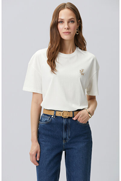 Network Kırık Beyaz Göğsü Taş ve Logolu Kısa Kol T-shirt