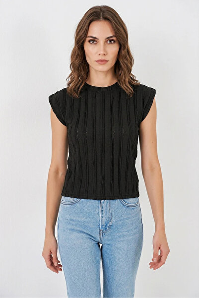buğrahayalin Women's Zero Sleeve Textured Black Blouse