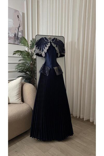 DUBAİ Luxurious Navy Blue Dress with a Regal Design That Combines Elegance an...