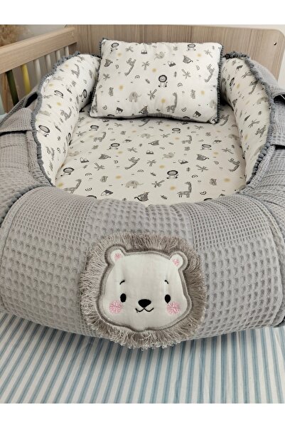 % 100 Pamuklu Waffle Pike, Poplin Kumaş Minik Sıralı Ponponlu Babynest + Yastık Gri Aslan Safari