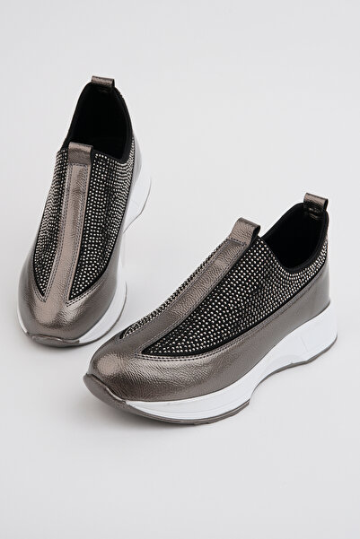 Madam Tarz Ljn-01826 Thick Sole Stone Sports Shoes