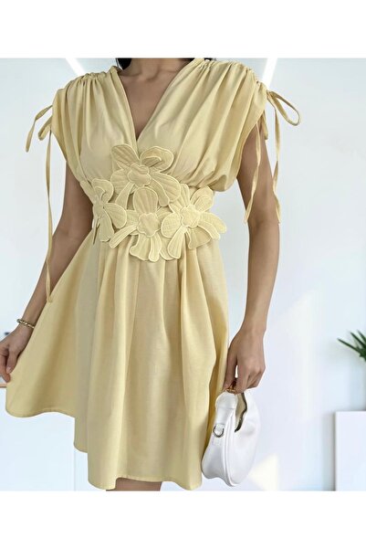 Fleurs Chic 3 Boyutlu Çiçek Detaylı Mini Elbise