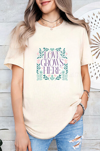 Sarah's Boutique Women's T-shirt – 100% cotton – Love Grows