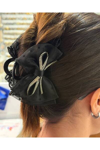 MD Moda Accessories مشبك من التول الأسود بتفاصيل حجرية