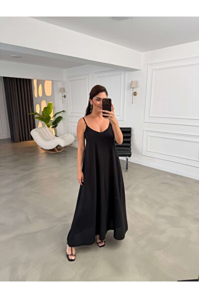 Elif Özbey Butik Siyah İp Askılı Çan Elbise