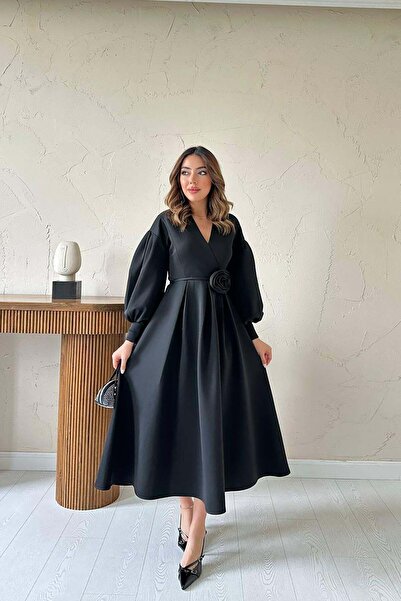 Caddebostan Moda فستان ميدي بتفاصيل ورود وياقة على شكل حرف V وأكمام بالونية م...