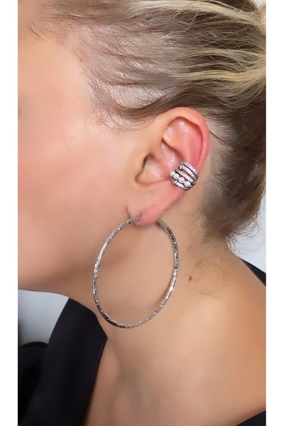 VNS Accessories Pearl and Stone Detail Cartilage Earrings