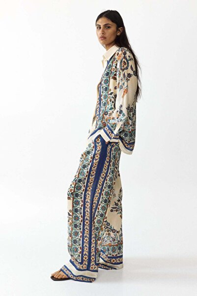 H&M Oversized printed shirt