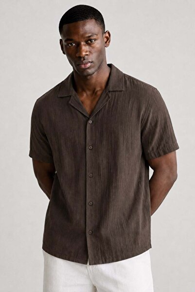 BARRELS AND OIL Men's Short Sleeve Muslin Shirt - Brown