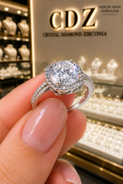 Crystal Diamond Zirconia Işıklı kutuda 2.50 karat tektaş yüzük
