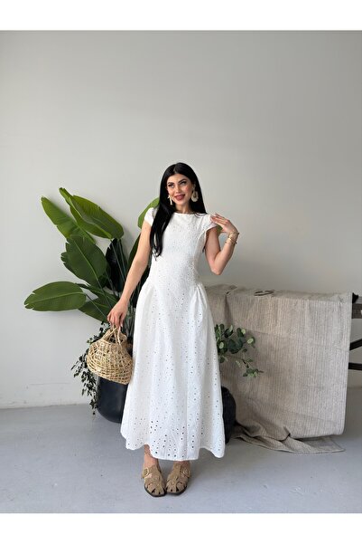 Bella Breeze Fisto Embroidered Padded Shoulder Detailed Midi Dress