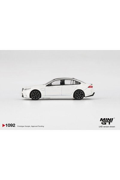 mini gt BMW M5 (G90) Alb Alpin 2025 Model auto la scară 1:64 (MGT01092-L)