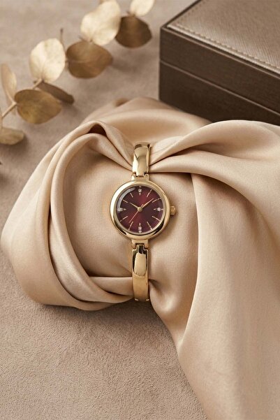 The Watch ساعة نسائية من ميلاند بسوار من الفولاذ الذهبي - ساعة يد نسائية أنيق...
